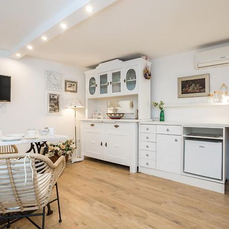 Charming Studio Apartment At House Rustica With Terrace And Nearby Parking プナト エクステリア 写真