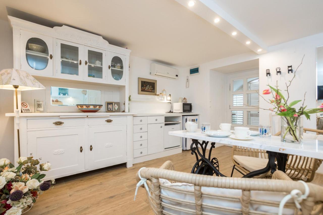 Charming Studio Apartment At House Rustica With Terrace And Nearby Parking プナト エクステリア 写真