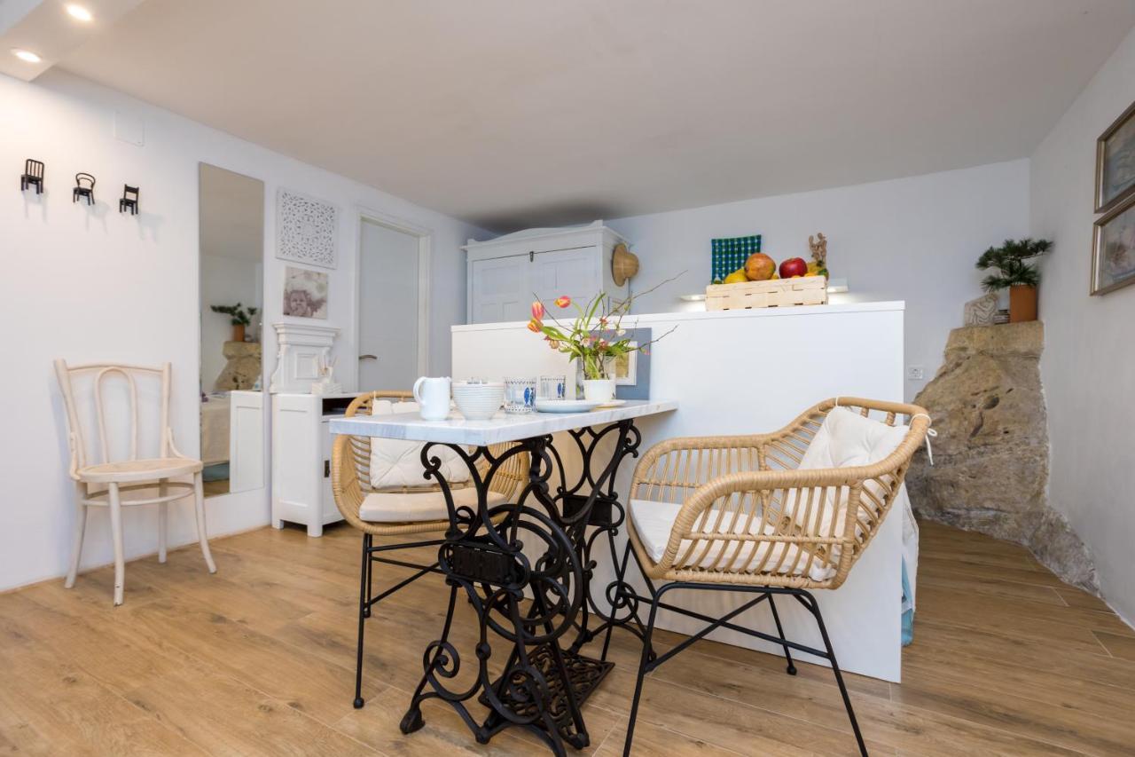 Charming Studio Apartment At House Rustica With Terrace And Nearby Parking プナト エクステリア 写真