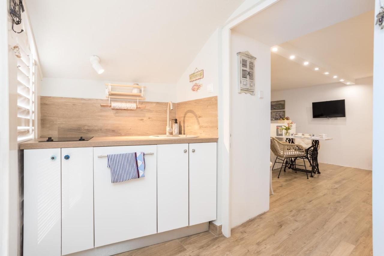 Charming Studio Apartment At House Rustica With Terrace And Nearby Parking プナト エクステリア 写真