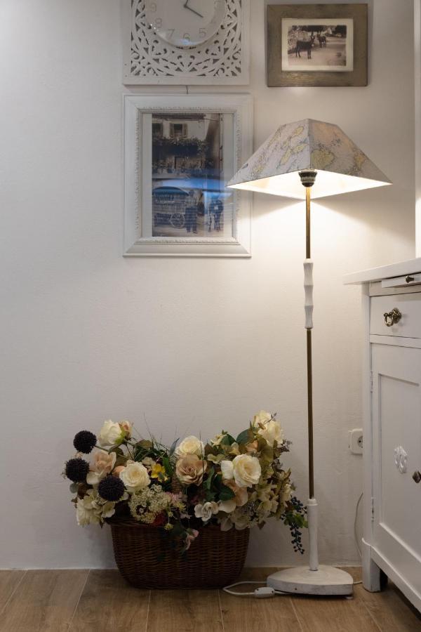 Charming Studio Apartment At House Rustica With Terrace And Nearby Parking プナト エクステリア 写真